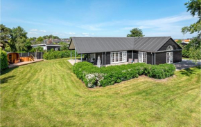 3 Bedroom Stunning Home In Juelsminde